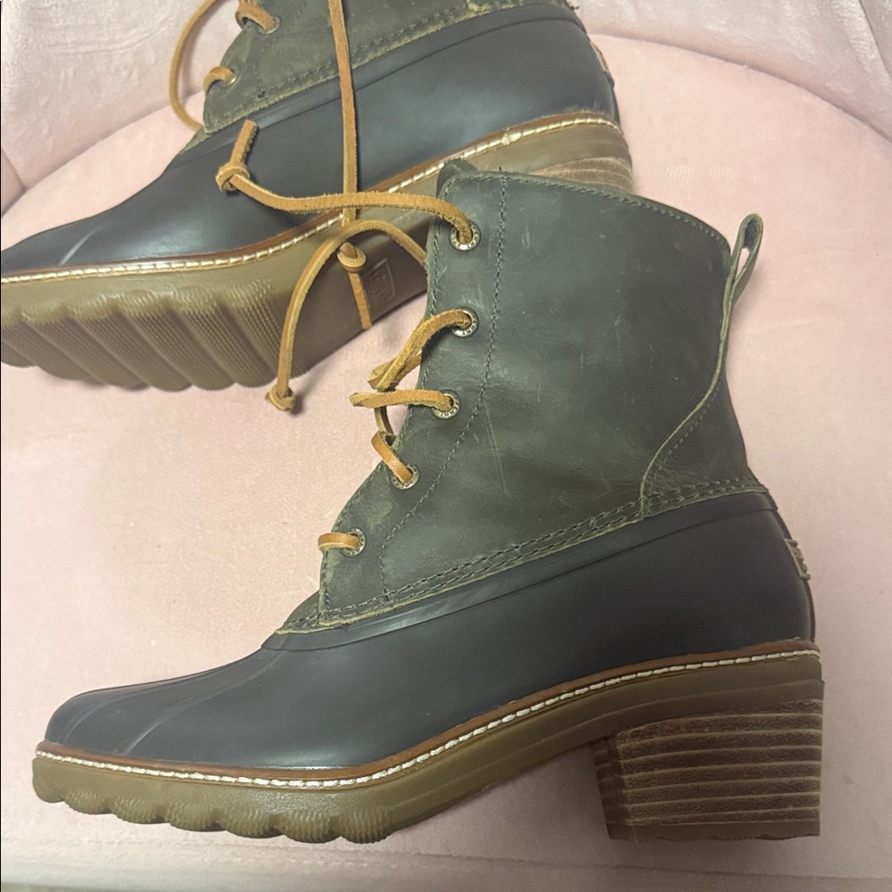 Sperry Olive Green and Brown Lace-Up Duck Boots, size 8.5 EUC - Picture 6 of 9